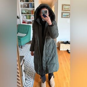 Uniqlo Women's Dark Green Hooded knee-length down Coat size M